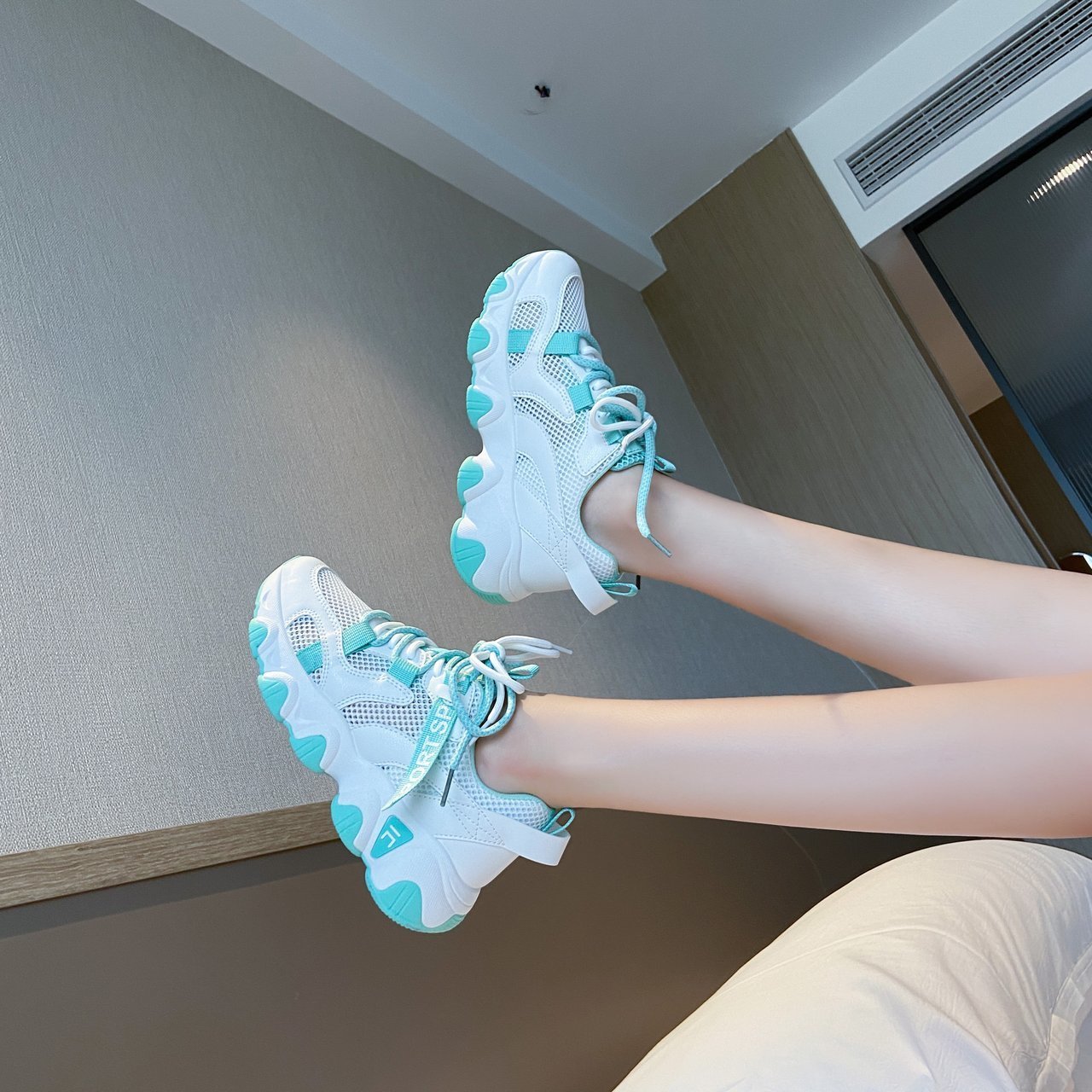 Wavy mesh sneakers