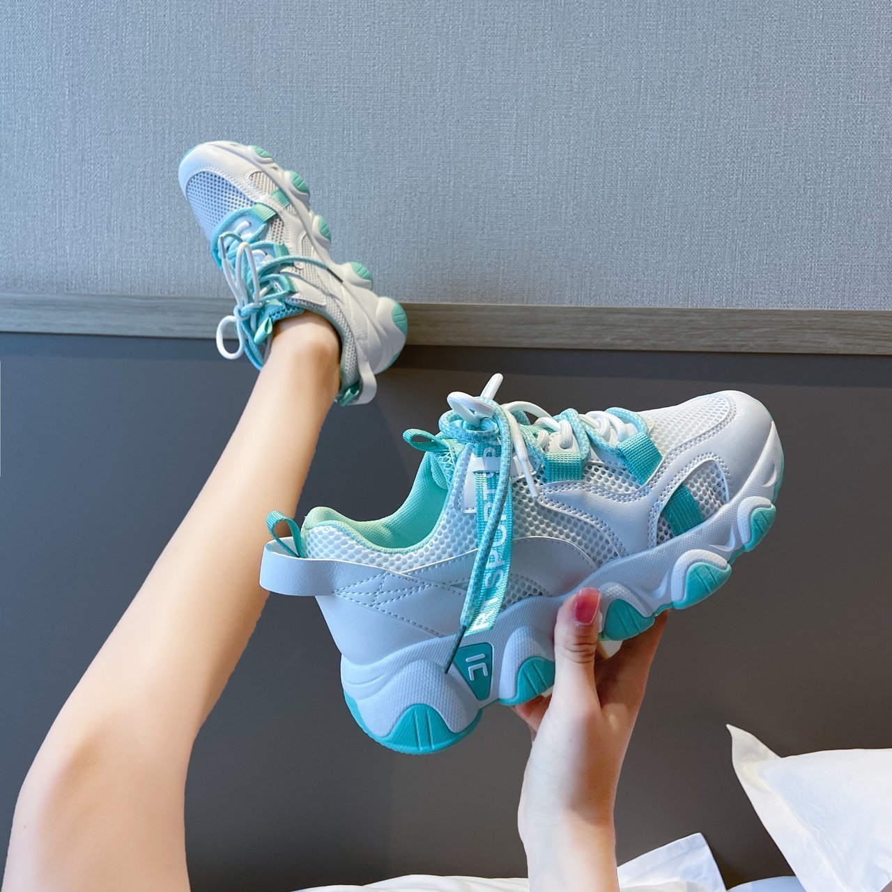 Wavy mesh sneakers
